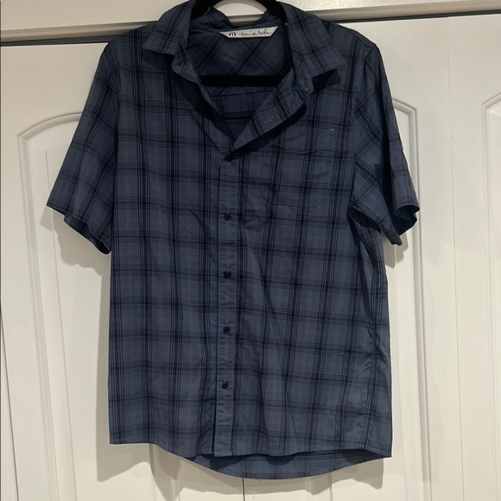 Travis Mathew men’s medium Blue plaid  Shirt great for an‎ evening out